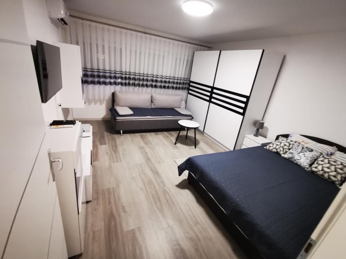 Ema Studio Apartman Karlovac Exterior photo