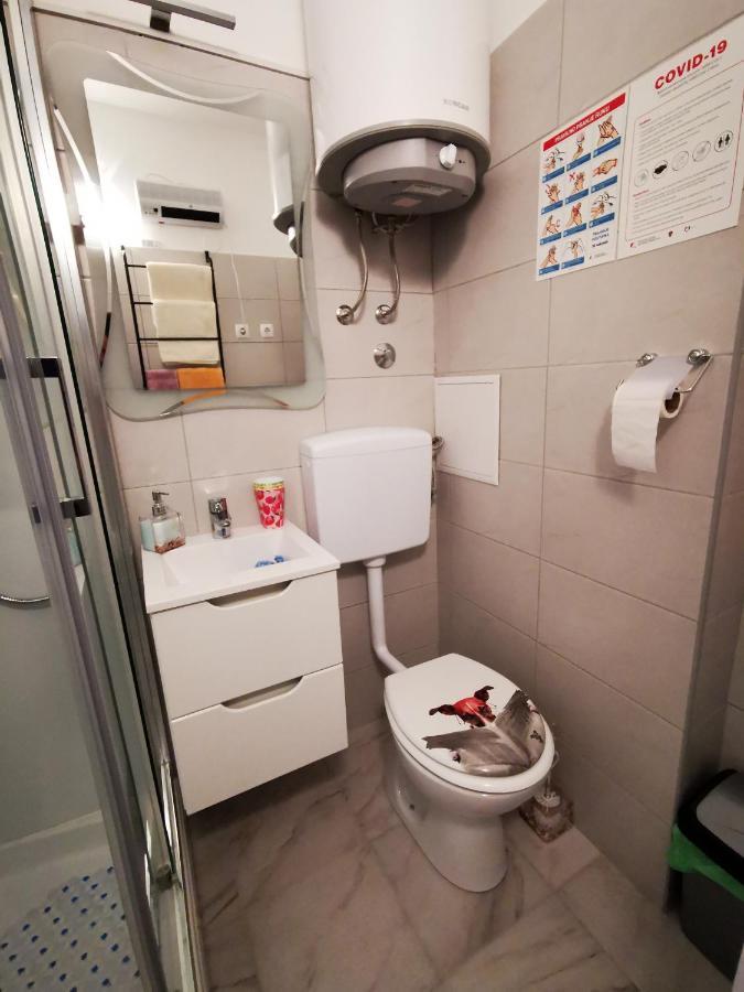 Ema Studio Apartman Karlovac Exterior photo